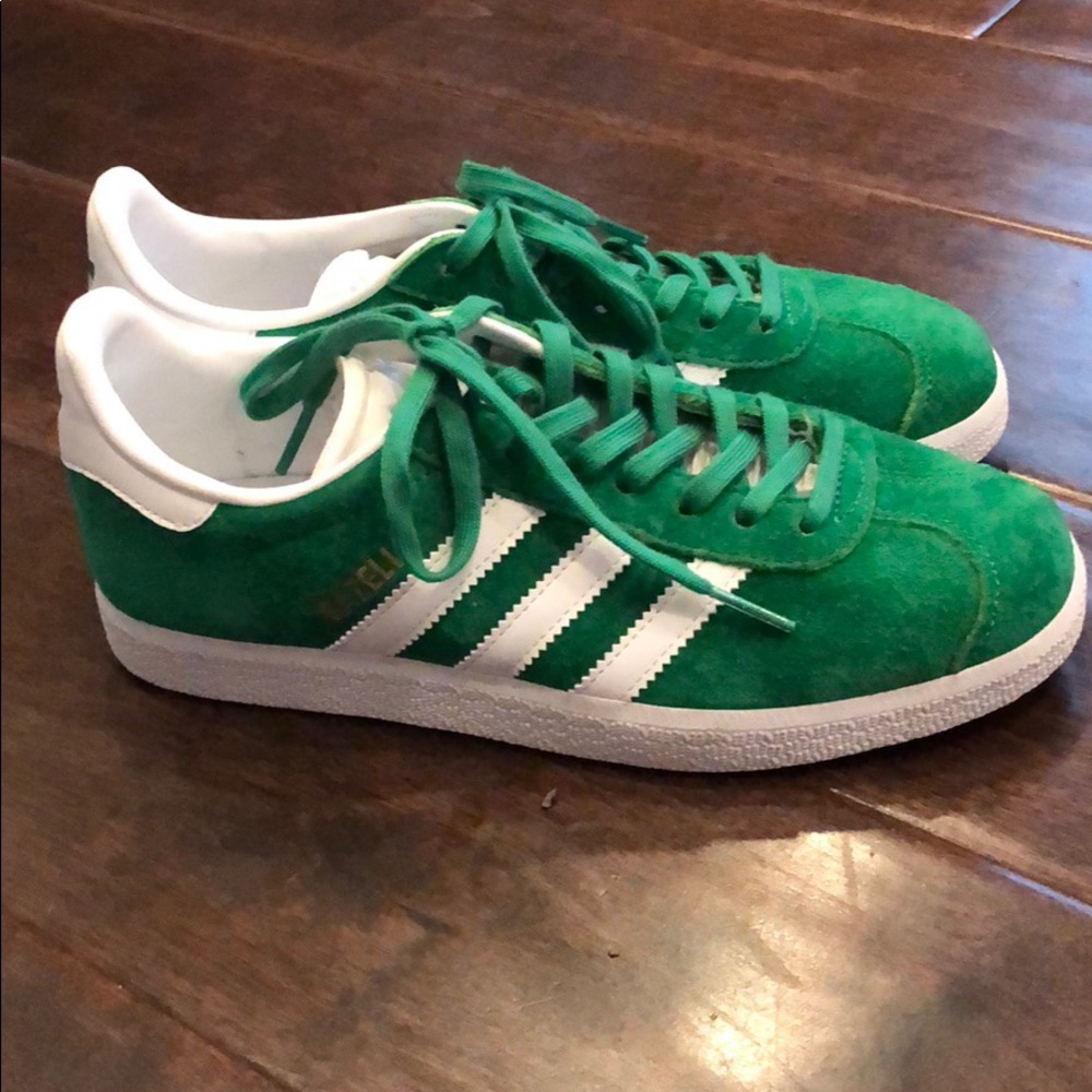 Kids Adidas Gazelles (like new)